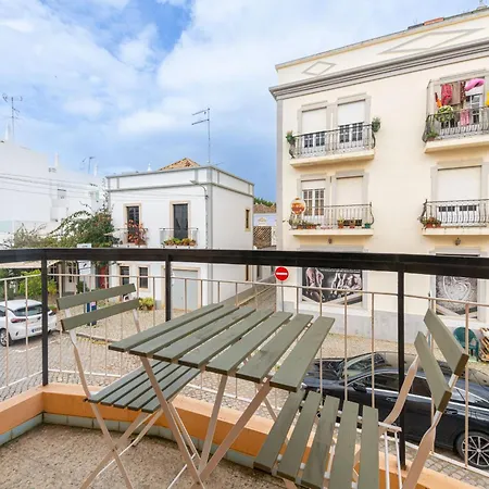 Jara, * Tavira